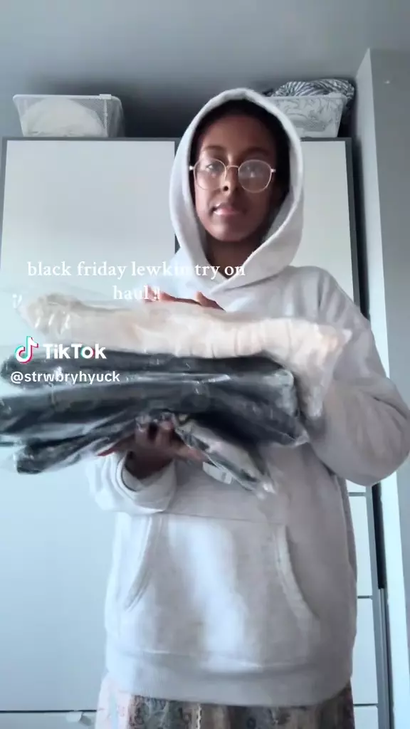 Cable Knit Bolero OG419 - Romantic style | LEWKIN